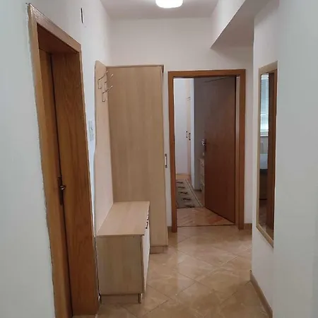 Tropicana Apartment *